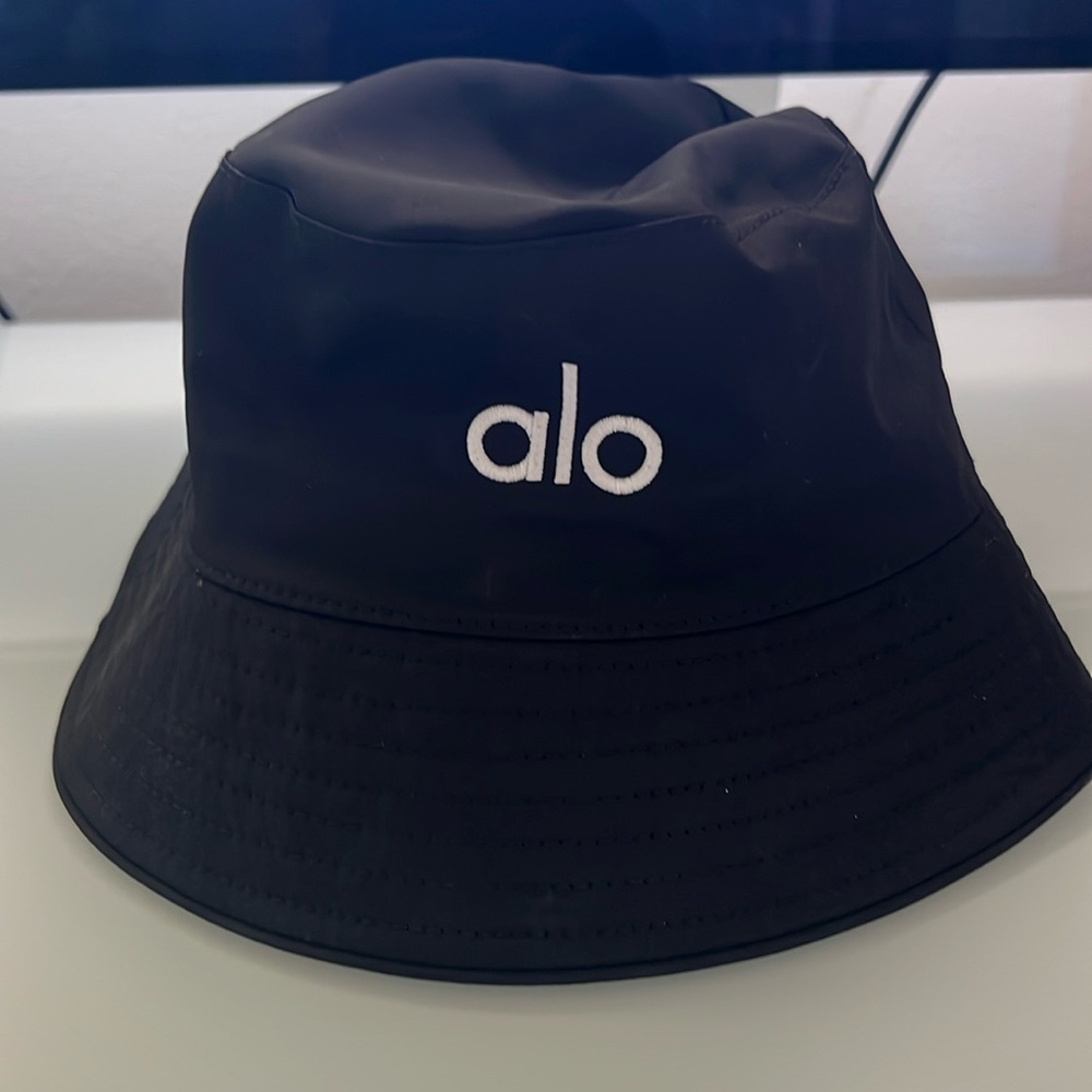 Alo Yoga Fundamental Bucket Hat Black size S/M